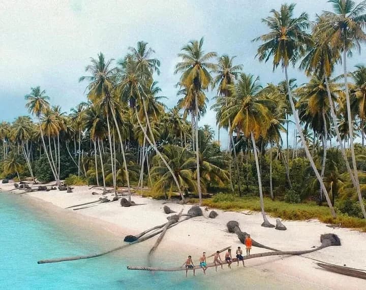 Pantai dan laut di Krui, Pesisir Barat Lampung