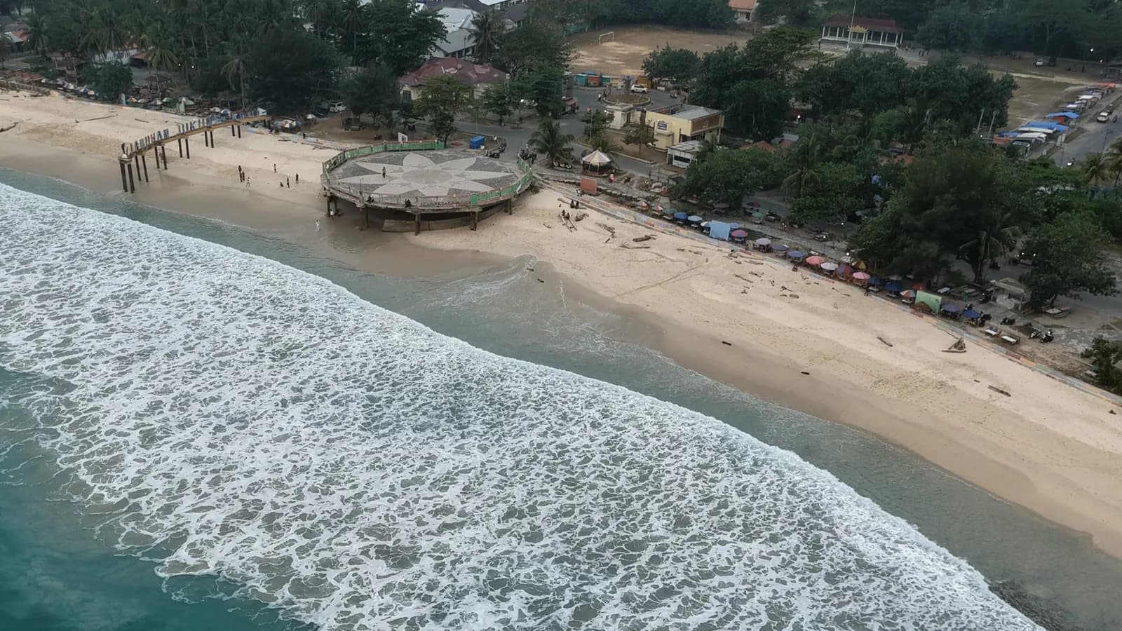 PANTAI LABUHAN JUKUNG KRUI